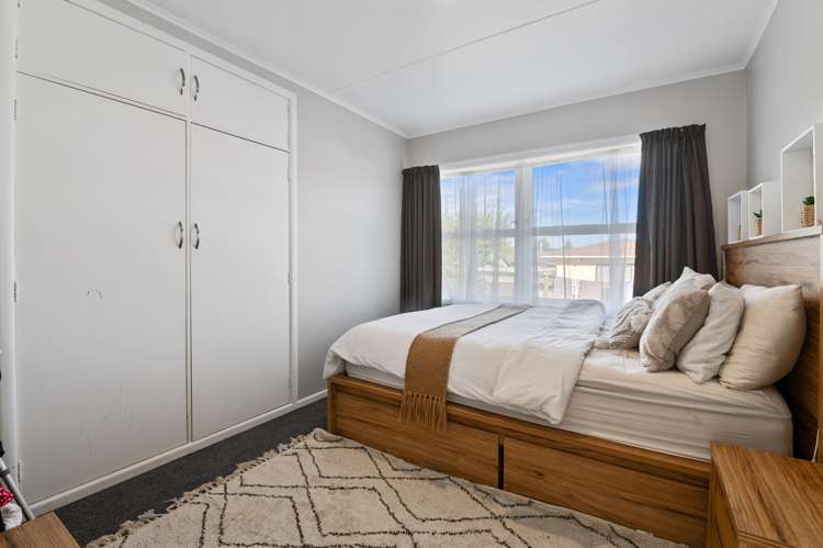 140 Clayton Road Mangakakahi_7