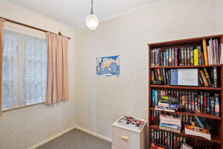 21 Wyndrum Avenue Waterloo_16