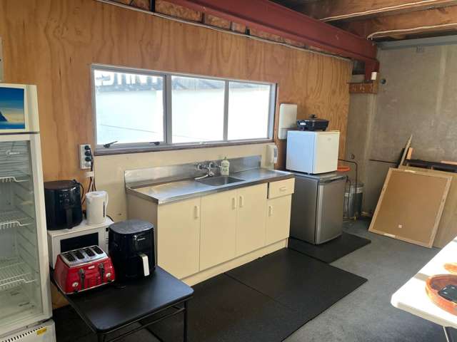 Unit 4 at 550 Te Rapa Road Te Rapa_2