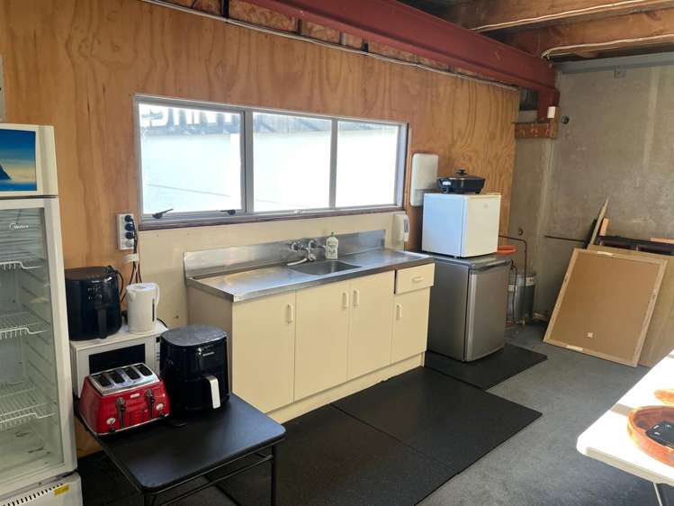 Unit 4 at 550 Te Rapa Road Te Rapa_2