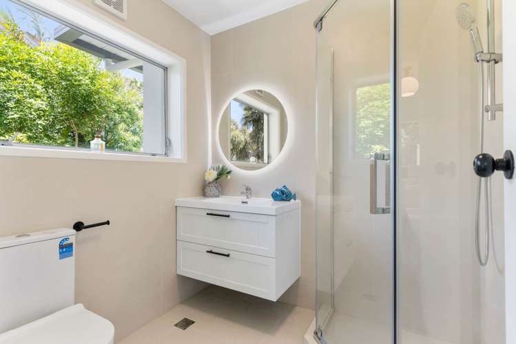 13 Dunraven Place Torbay_15