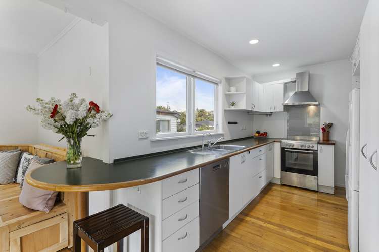 114 Captain Scott Road Glen Eden_9