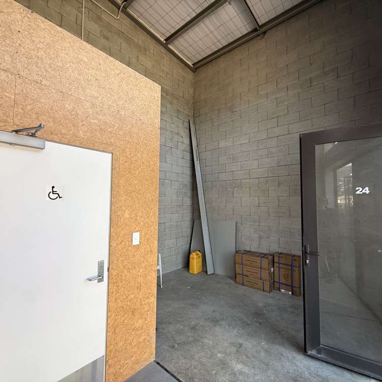 23 & 24/70 Kingsford Smith Street Rongotai_8