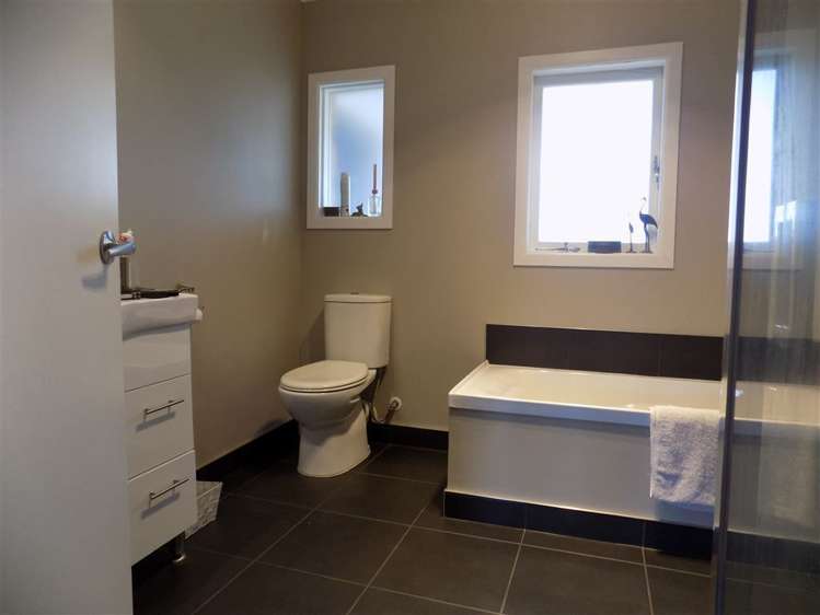 7 Chilcott Road Henderson_8