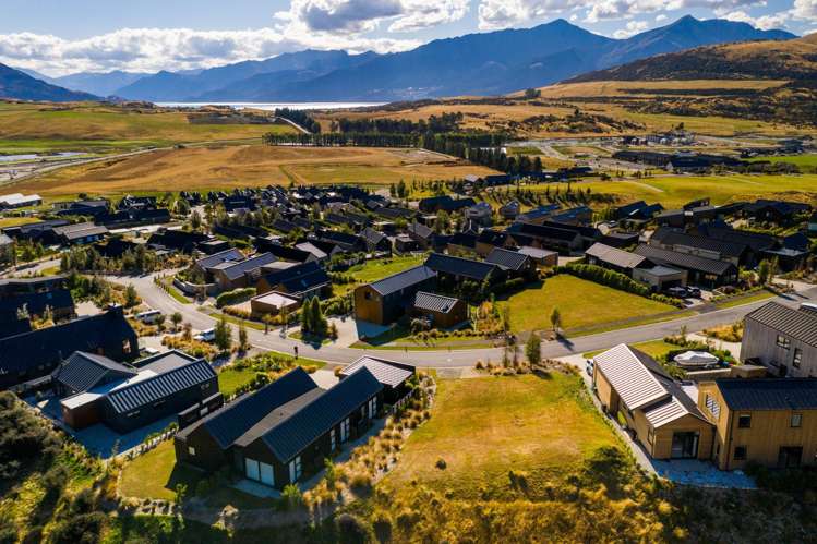 14 Falconer Rise Jacks Point_0