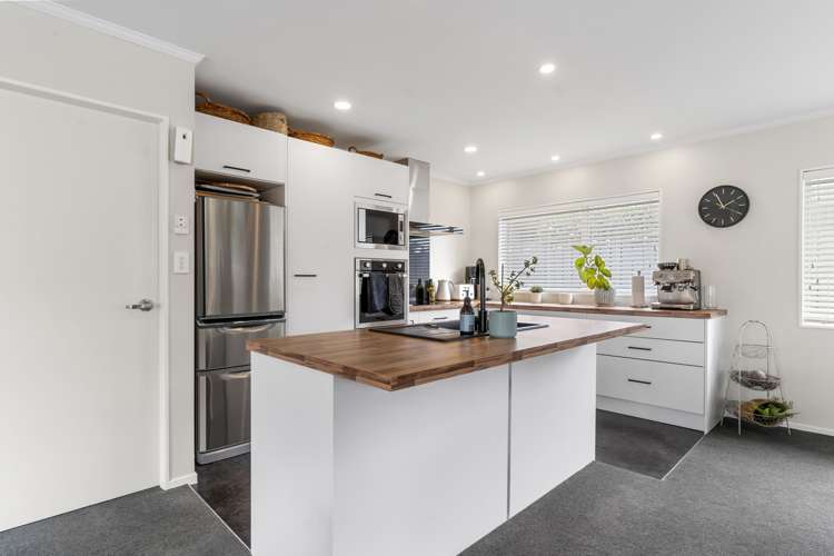 19 Bayfair Drive Mount Maunganui_5