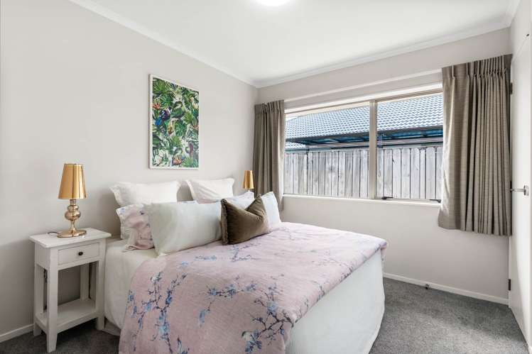 11 Headcorn Place Botany Downs_10