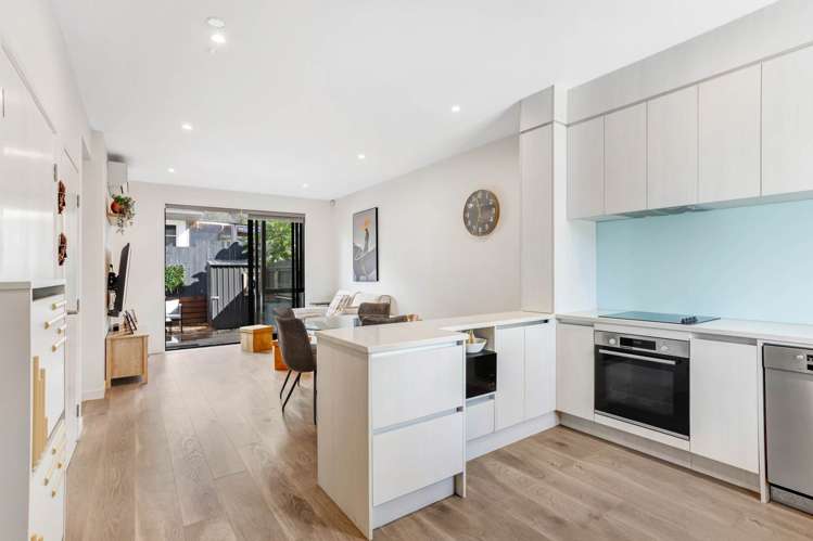 5C Beach Road Te Atatu Peninsula_8