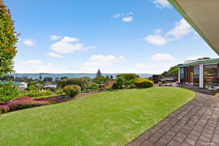 6 Embling Place Eastern Beach_2