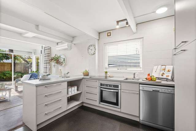 8/30 Clissold Street Merivale_3