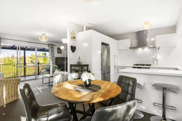 1/6 Phillipa Place Browns Bay_10