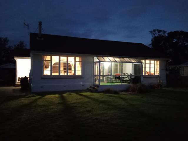 PLUS PLUS PLUS 3 Bedroom + ensuite + sunroom + sleepout