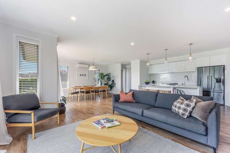 8 Boysenberry Grove Richmond_10