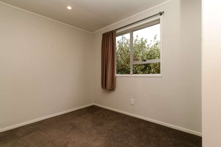 64 Captain Scott Road Glen Eden_5