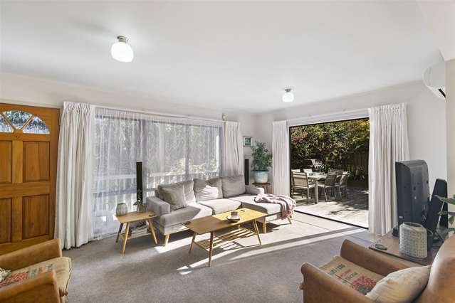 2/89 Unsworth Drive Unsworth Heights_3