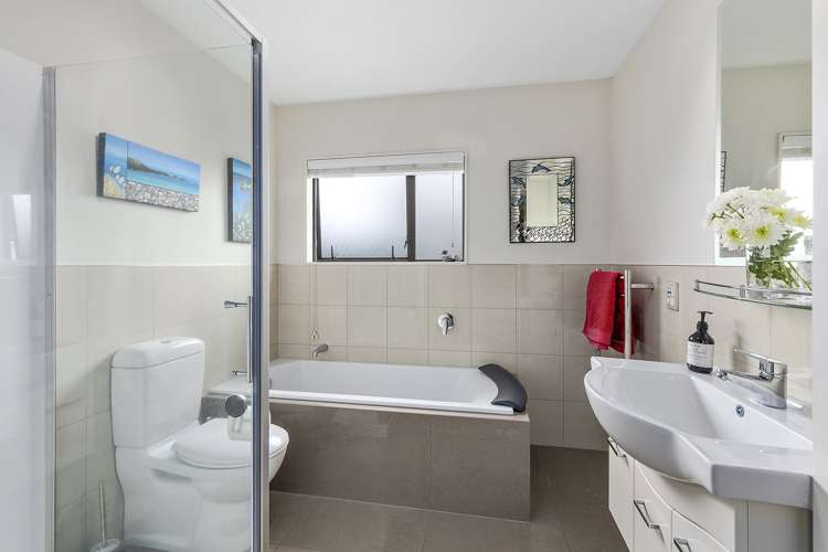 18 Ronald Woolf Place Churton Park_7