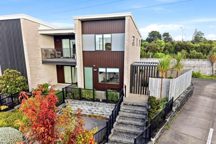 8/18 Titoki Street Te Atatu Peninsula_0