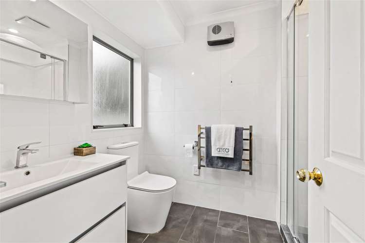 14 Ginders Drive Massey_11