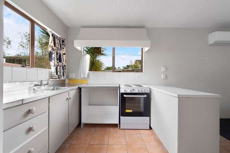 38 Makora Road Massey_33