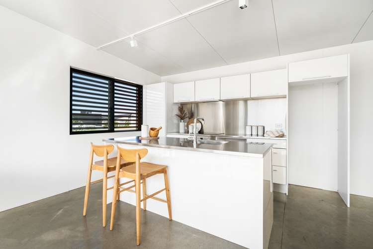 19 Finch Street One Tree Point_25