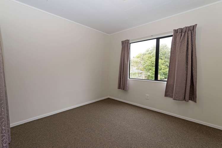 2/7 Maywood Crescent Glen Eden_8