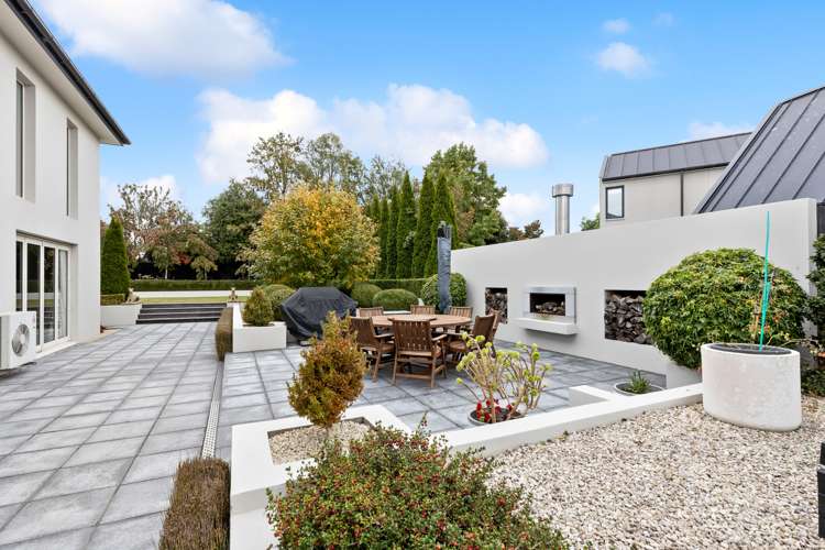 10 Springvale Gardens Harewood_16