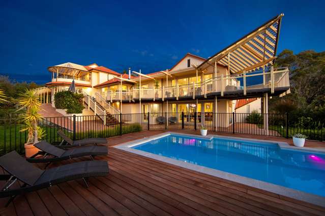 Elevated Private Luxury in Havelock North