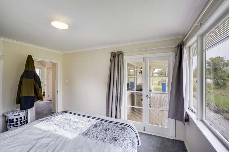 1199 Middle Road Poukawa_11