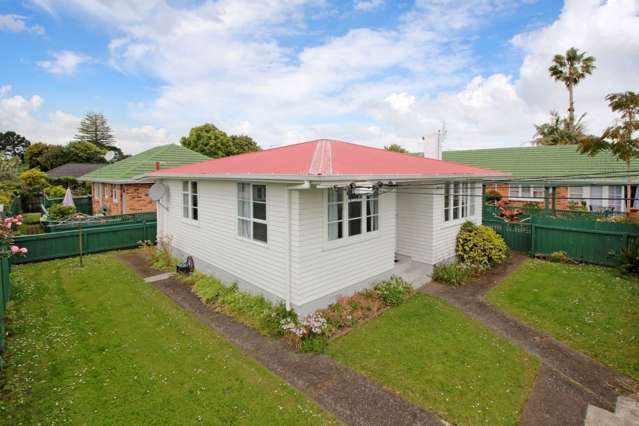 Charming Standalone 2-Bedroom Home with Renova...