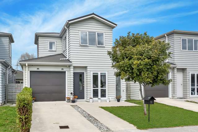 Freehold & Freestanding - Must Be Sold!