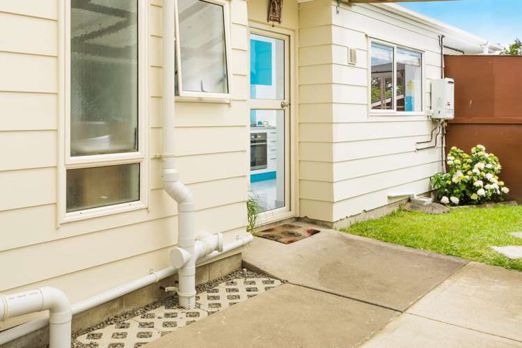 2/256b Birkdale Road Birkdale_1