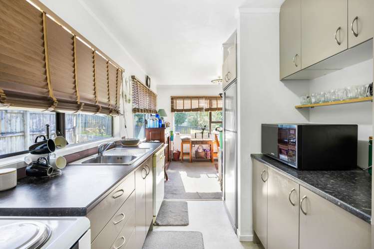 1/296a Triangle Road Massey_10