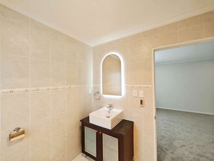 38 Chartwell Avenue Glenfield_18