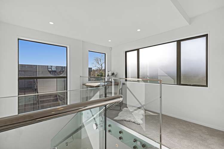 2/3c Long Bay Drive Torbay_13