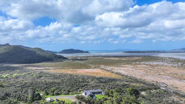 Coastal hilltop haven with 360-degree outlook