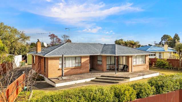 7 Sutton Crescent Papakura_1