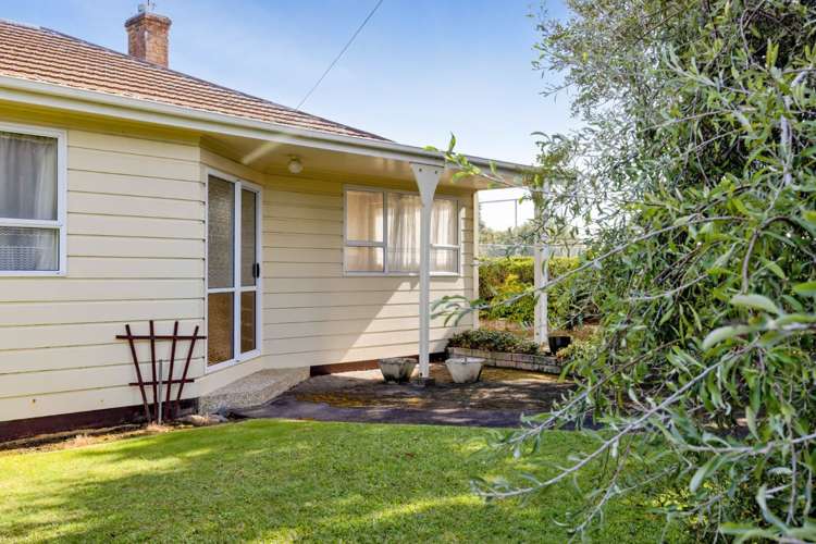 16 Old South Road Okato_28