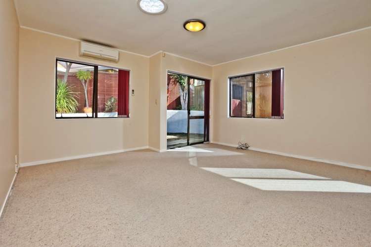 2/245 Lake Road Belmont_1