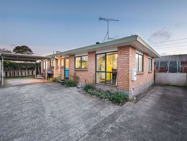 Affordable 3 Bedroom -  2 mins Puhunui Station