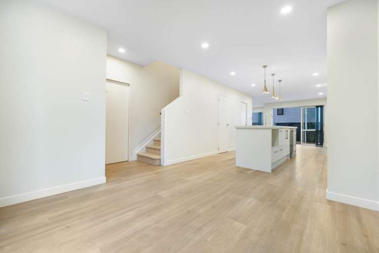 6 Lords Way Millwater_3