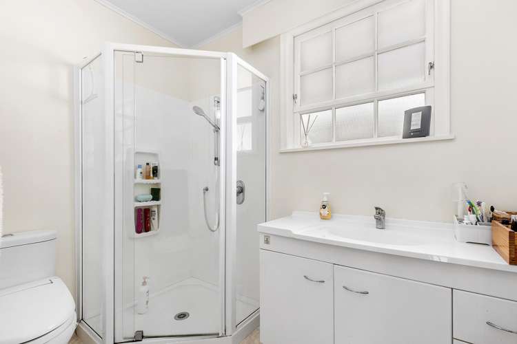 5 Ridd Crescent Karori_11