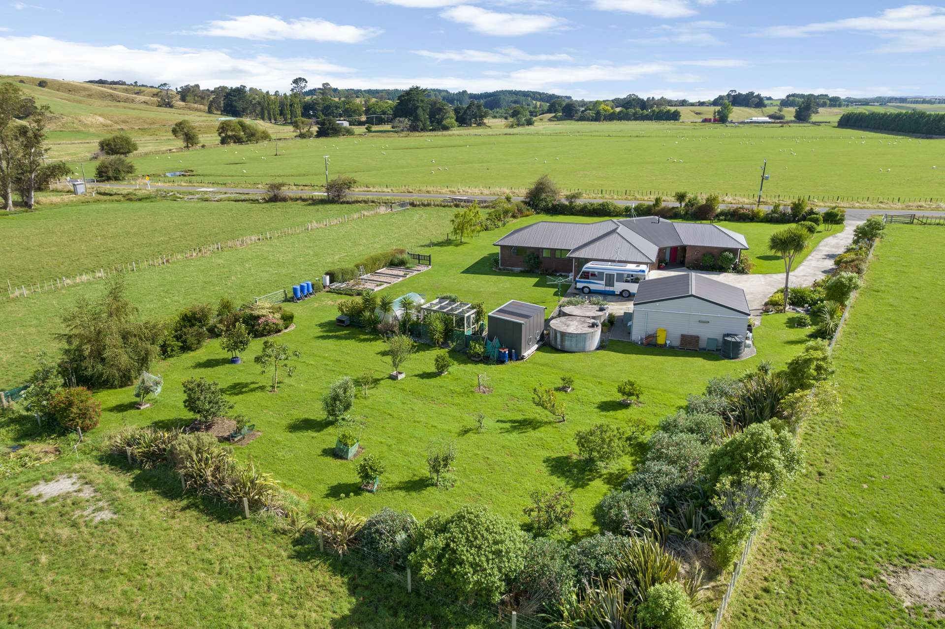 40 Bell Road West Halcombe_0