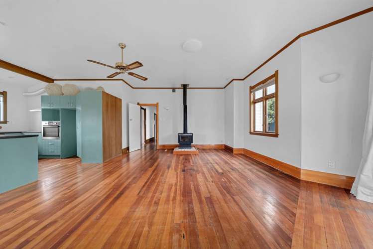 65 Beach Road Pahurehure_8