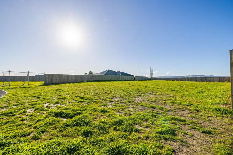 1 Frank Lane Amberley_4