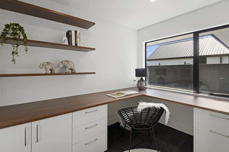 7 Candlesticks Crescent Lincoln_21