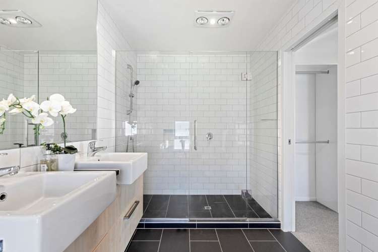 36 Fernhill Way Oteha_30