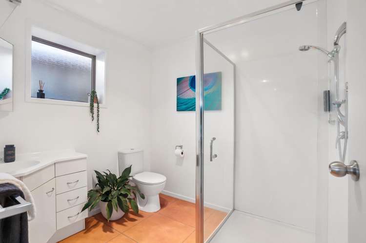 72 Golf Road New Lynn_18