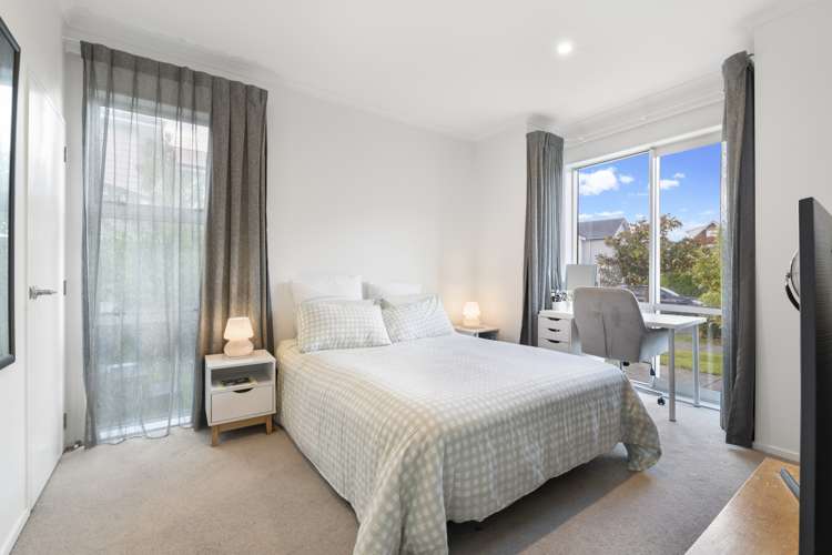 22 Couldrey Crescent Red Beach_13