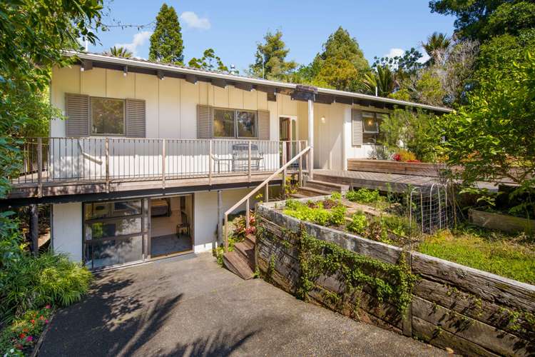 122 Woodlands Park Road Titirangi_1