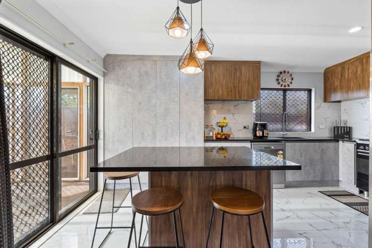 24 Lolim Place Favona_2